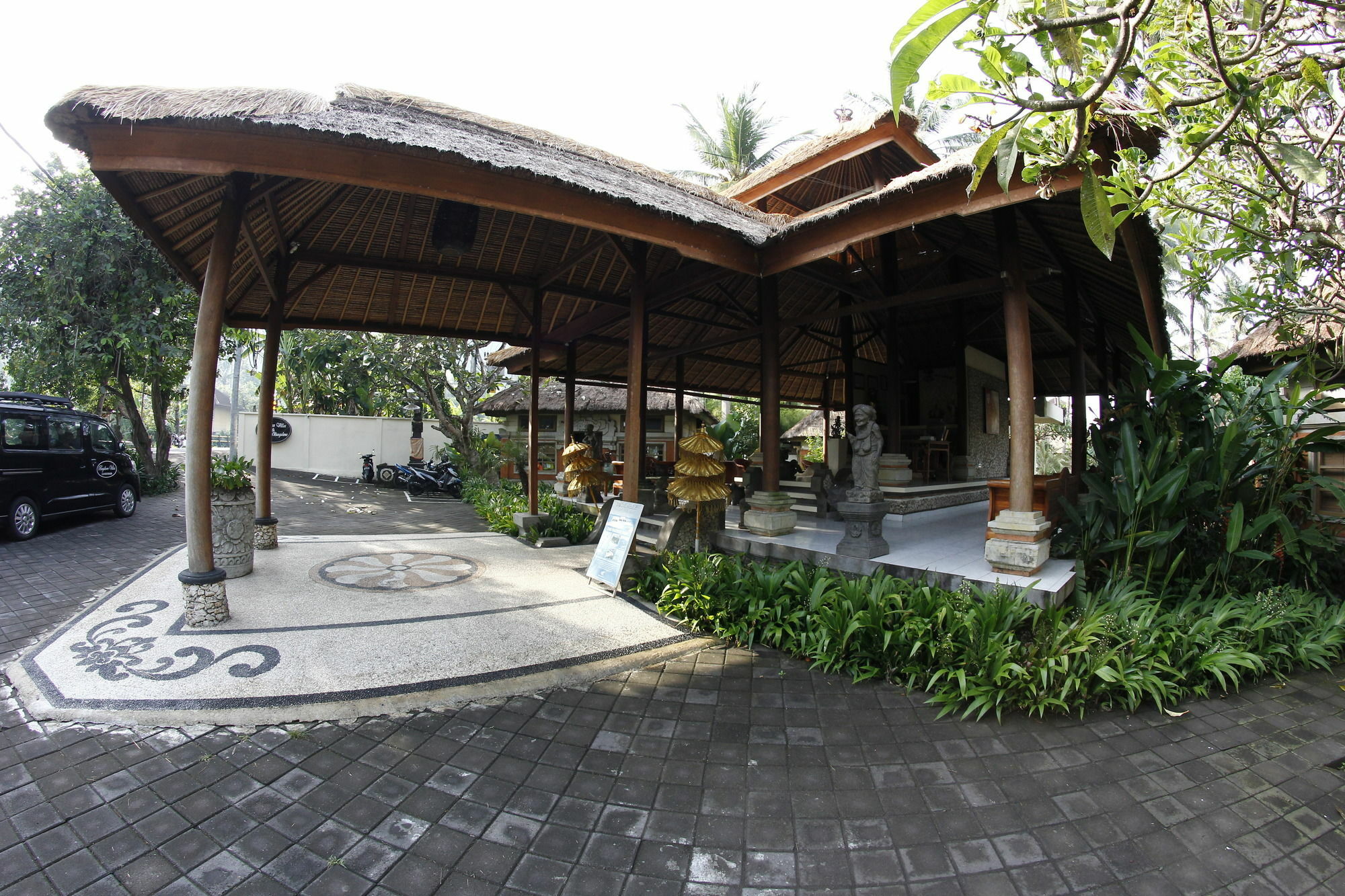 Bayshore Villa Manggis  Exterior photo